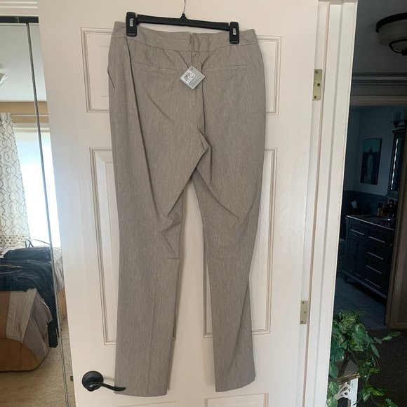 Halogen Linen Blend Pantsuit Light Taupe - Size 8 - Picture 9 of 15